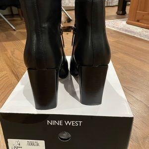 Black Nine West Birds Block Heel ankle boots size 7.5